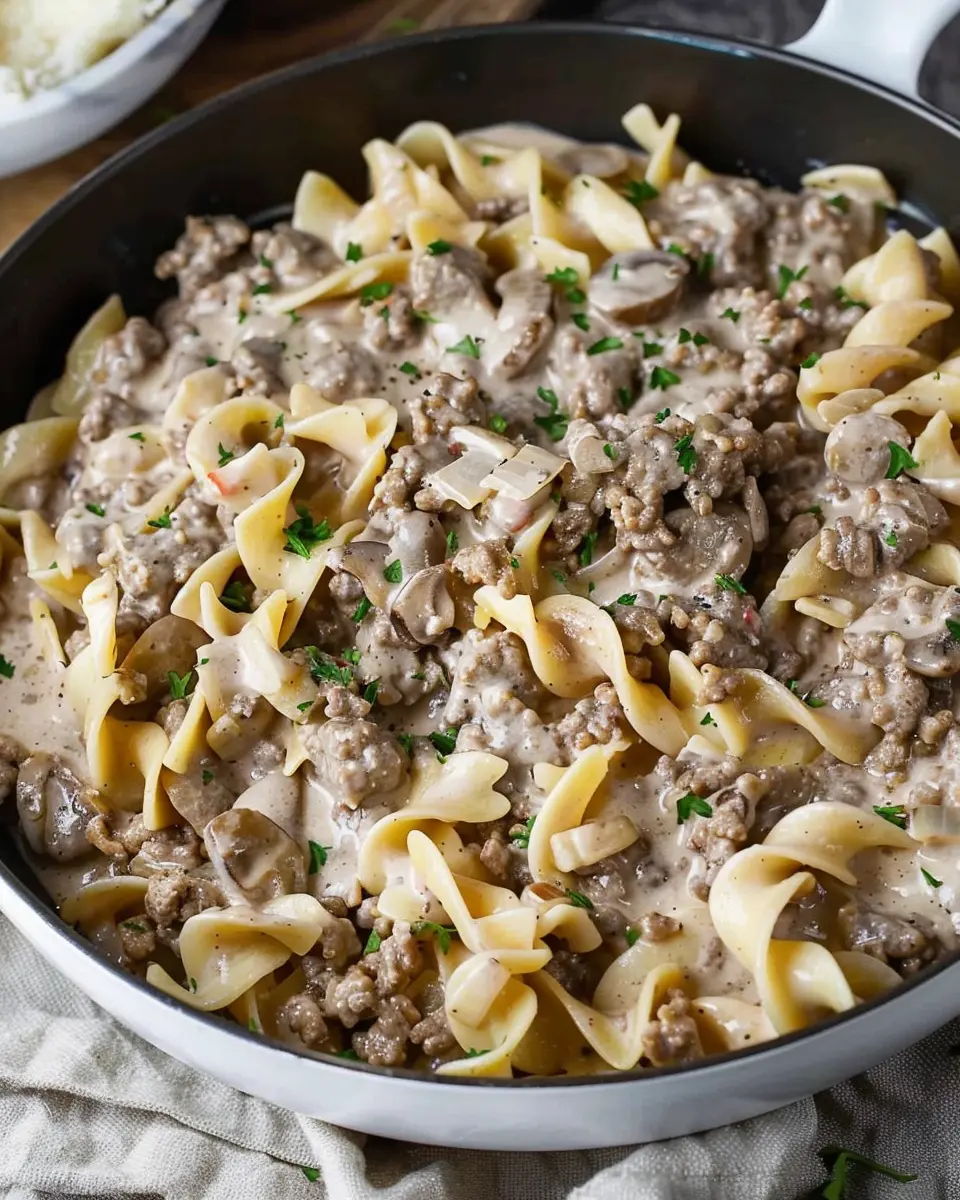 Creamy Ground Beef Stroganoff: Easy Dinner for Comfort Food Lovers